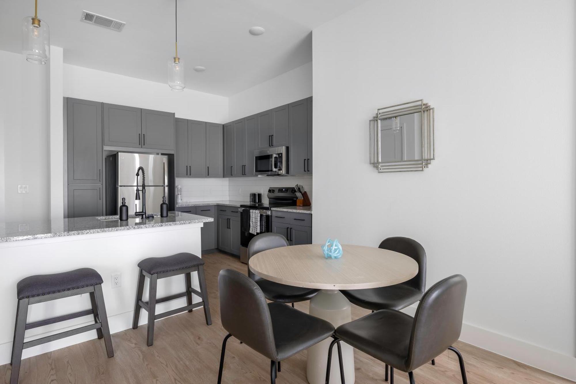 Railyard Apartments By Barsala 登顿 客房 照片